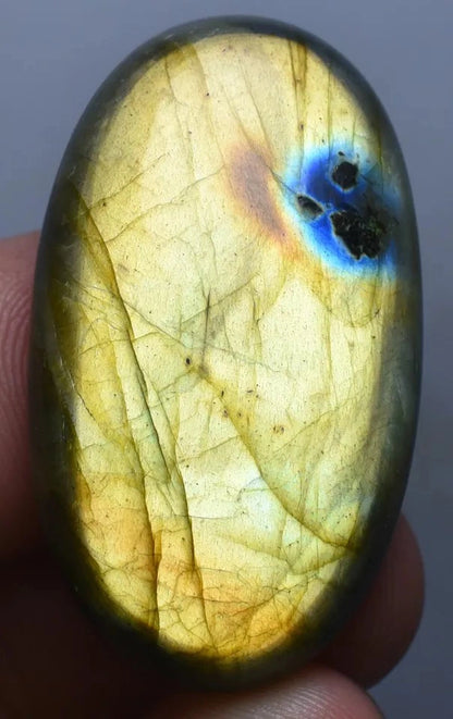 Colour Shifting Labradorite