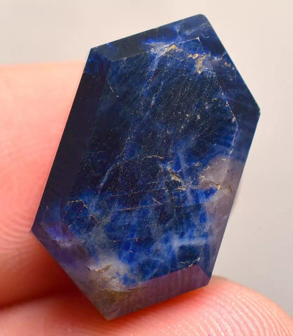 Bi Colour Sapphire Cut Gemstone